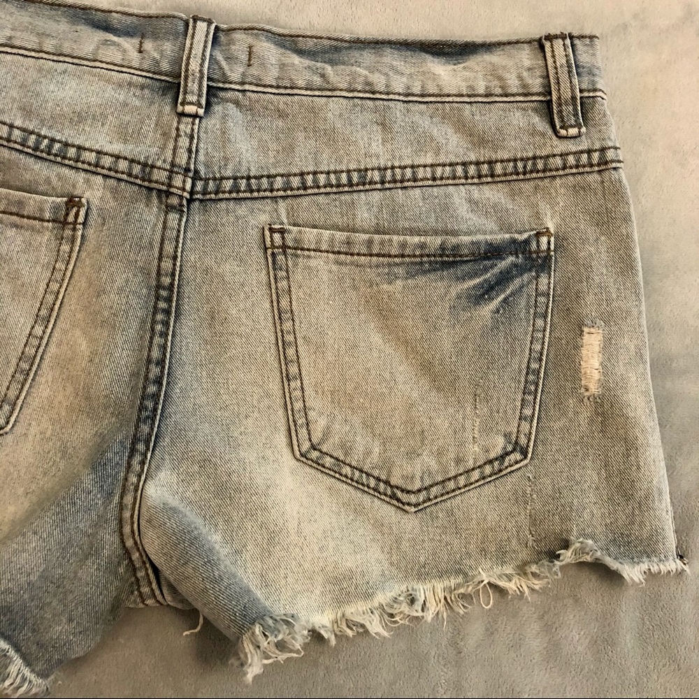 ✅SOLD![Free People] Button Fly Cutoff Denim Shorts - Picture 10 of 15